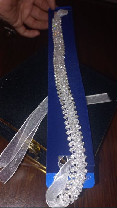 Продам красивый аксессуар бижутерия  и серьги вечерние