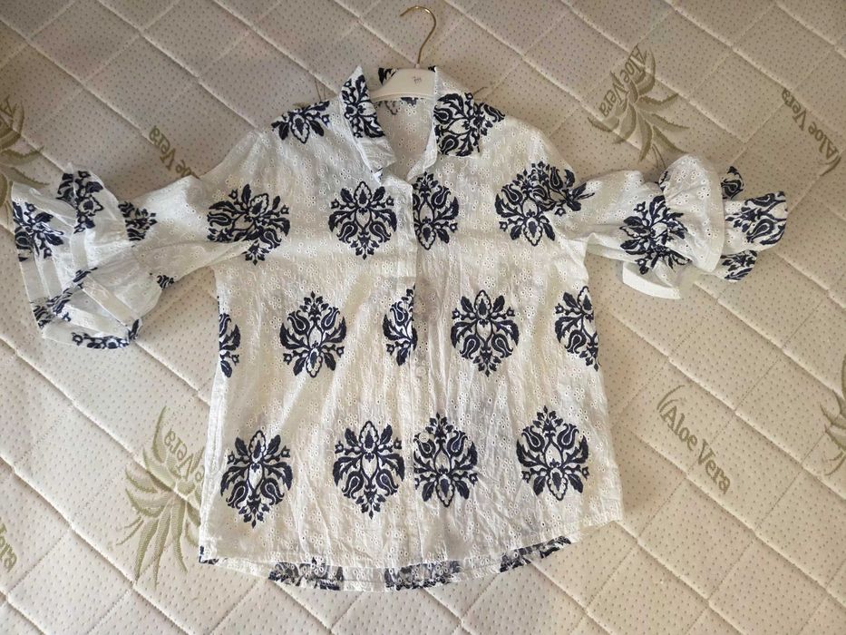 Къса бяла риза подходя за  S/M