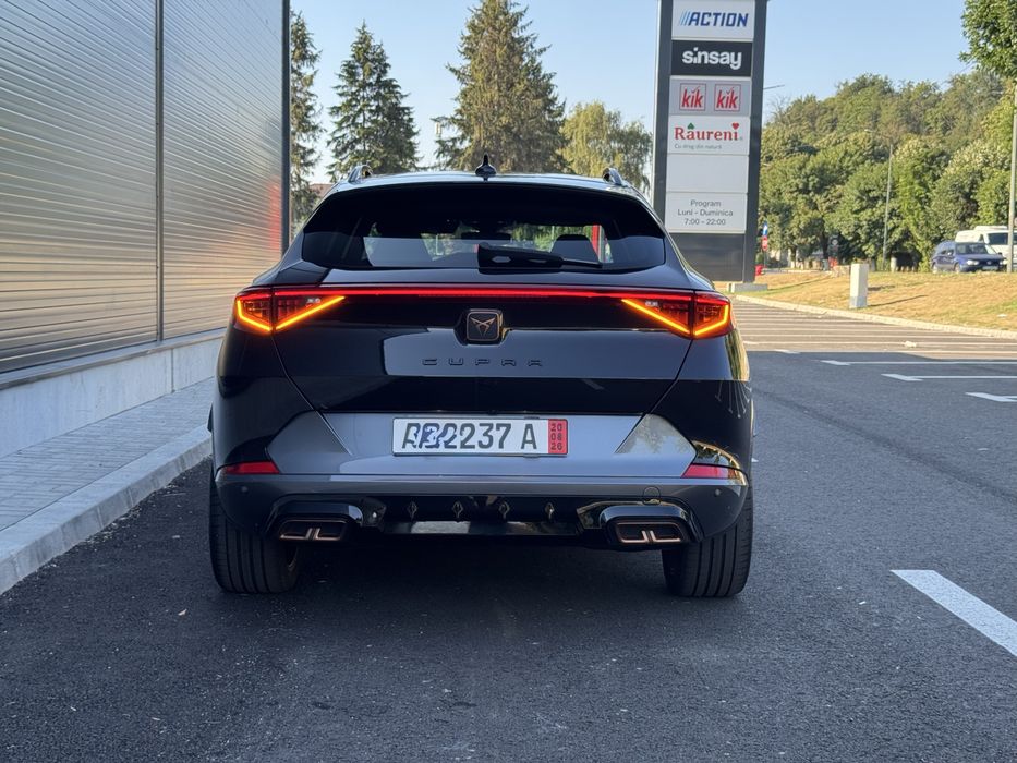Cupra FormentorI VZ 1.4 E-Hybrid 245 cp 2023 Full Assist Keyless