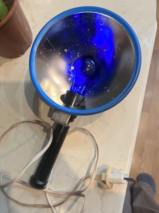 Синяя лампа рефлектор