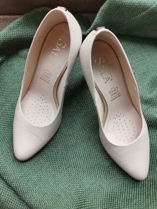 Pantofi cu toc, marimea 35
