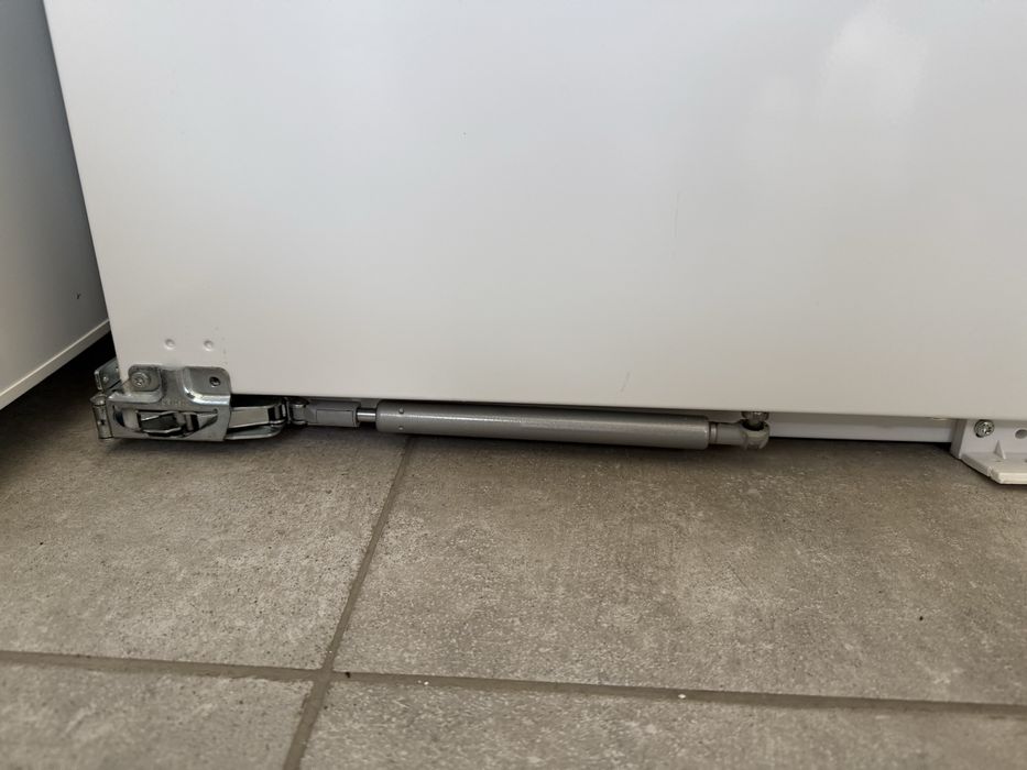 Малък фризер за вграждане Либхер 4 чекмеджета