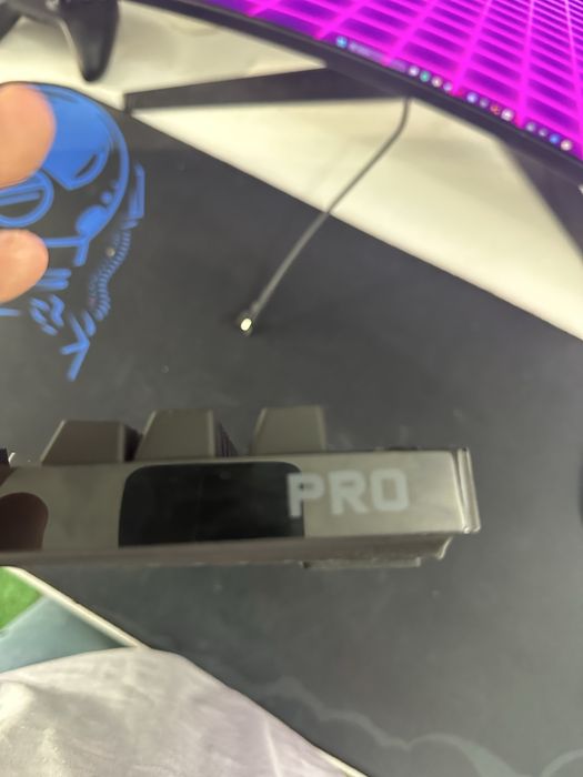 tastatura logitech pro (blue switch)