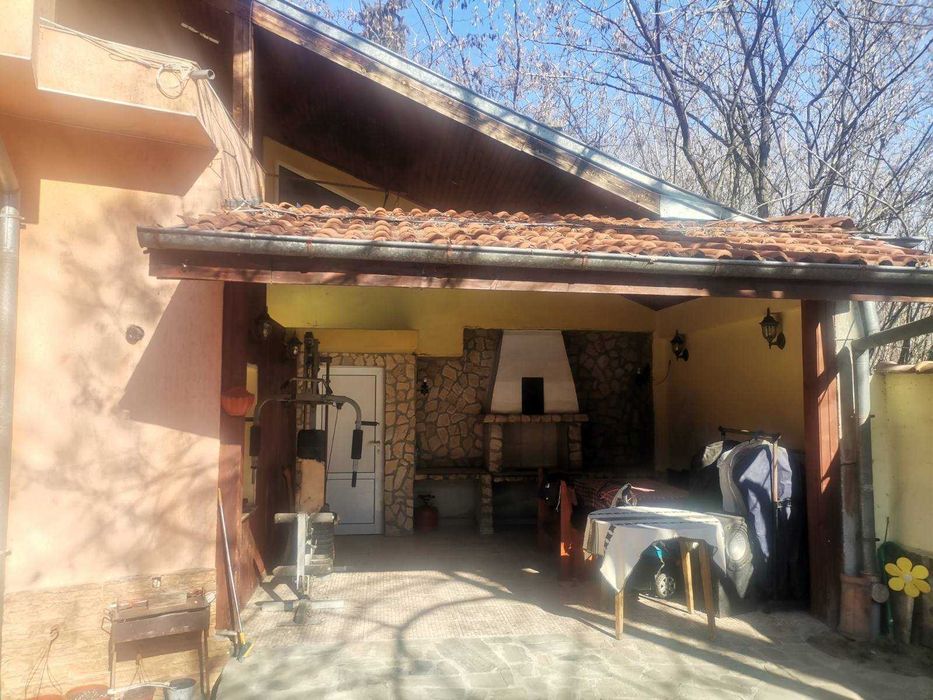 Продава се Къща в Пазарджик, Запад - 250 кв.м за 3400 €/кв.м - Снимка #1