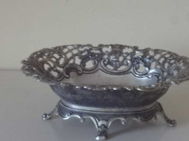 Орнаментална сребриста купа от Виена