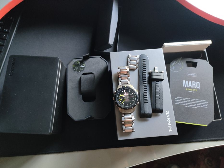 Смарт-часы Garmin MARQ Athlete Gen 2 с браслетом