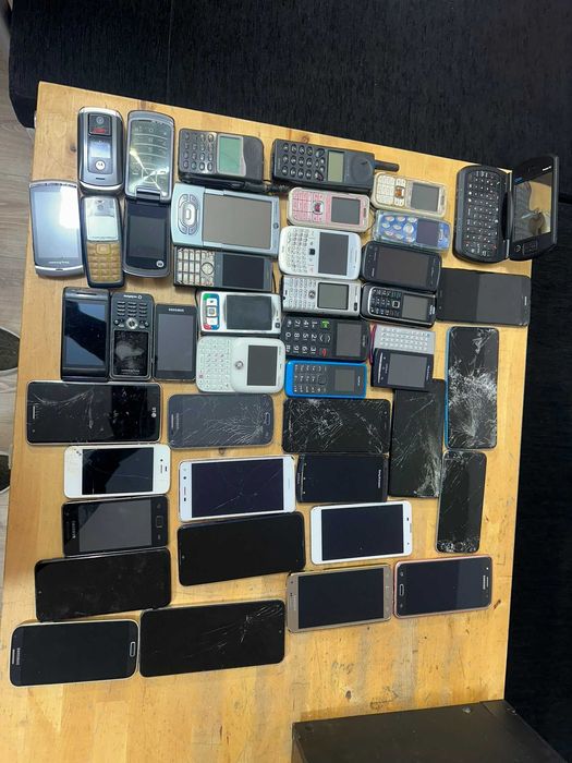 Lot 44 Telefoane Mobile Retro nokia samsung motorola sony ericcson