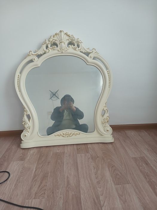 Зеркало новый белый