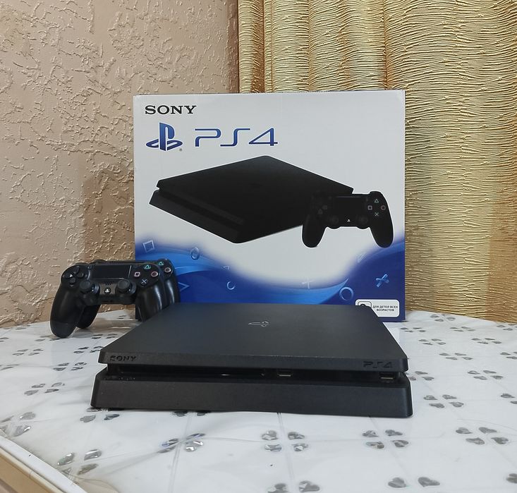 PlayStation 4 Slim