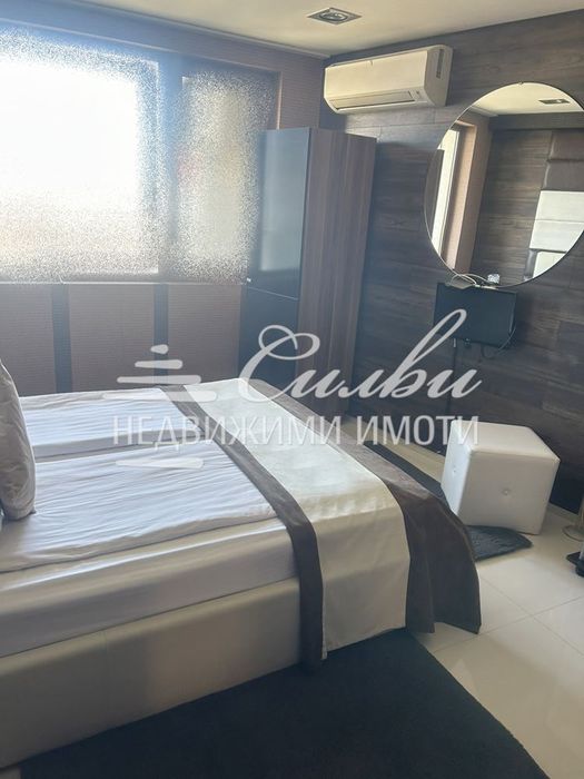 Продава се Тристаен апартамент в Шумен, Център - 125 кв.м за 725 €/кв.м - Снимка #9