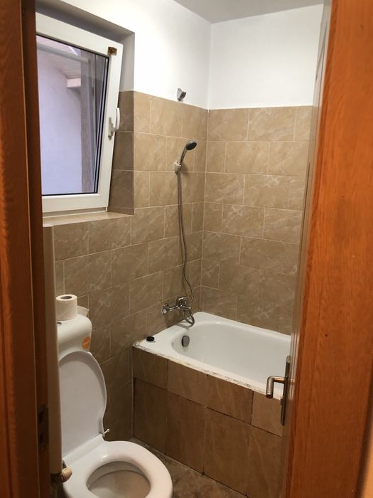 Proprietar inchiriez casa langa metrou