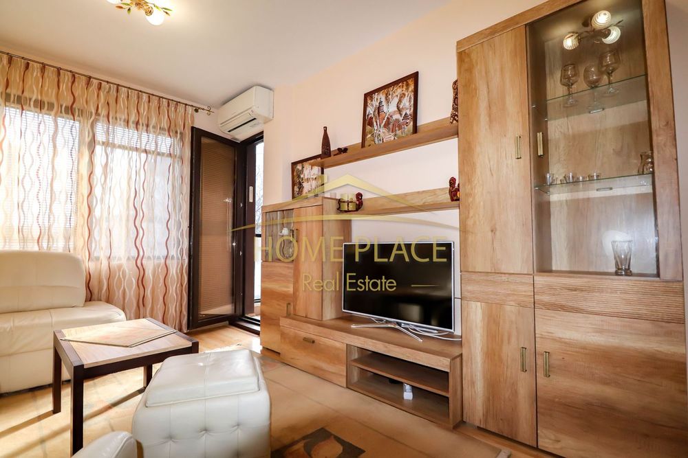 Дава се под наем Двустаен апартамент в Варна, Център - 60 кв.м за 561 € - Снимка #1