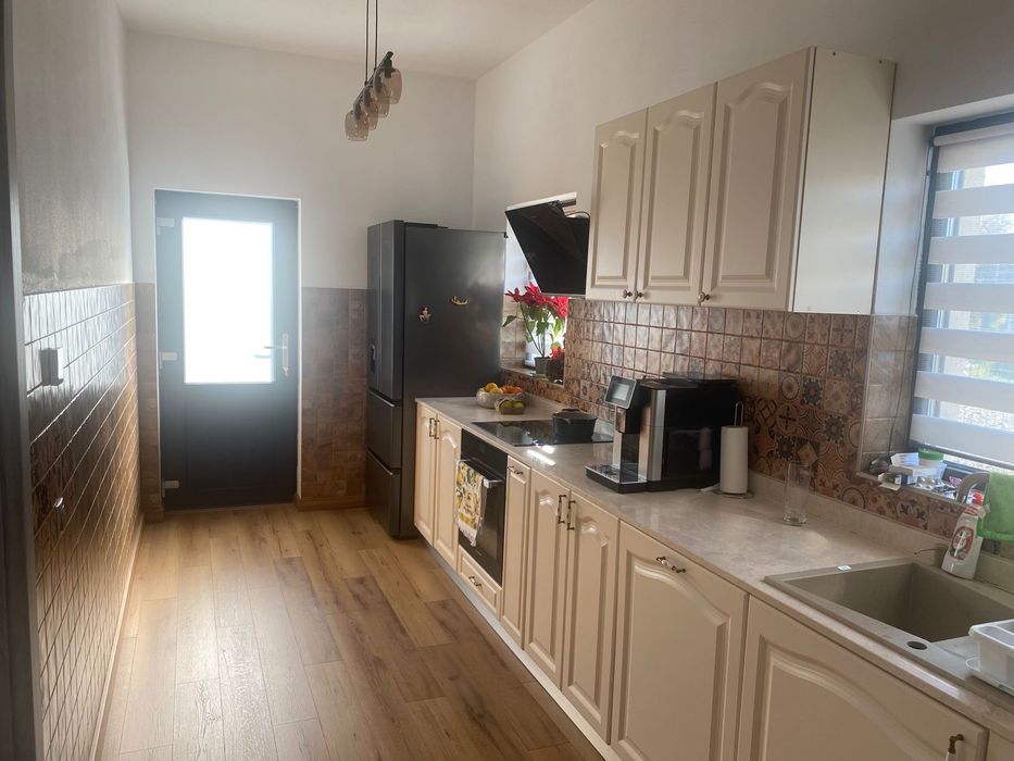 De vanzare, Casa P+1