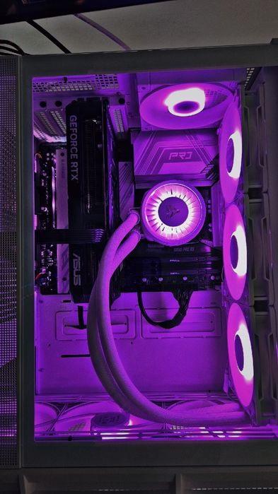 МОЩЕН Компютър С Ryzen 9 , RTX 5070