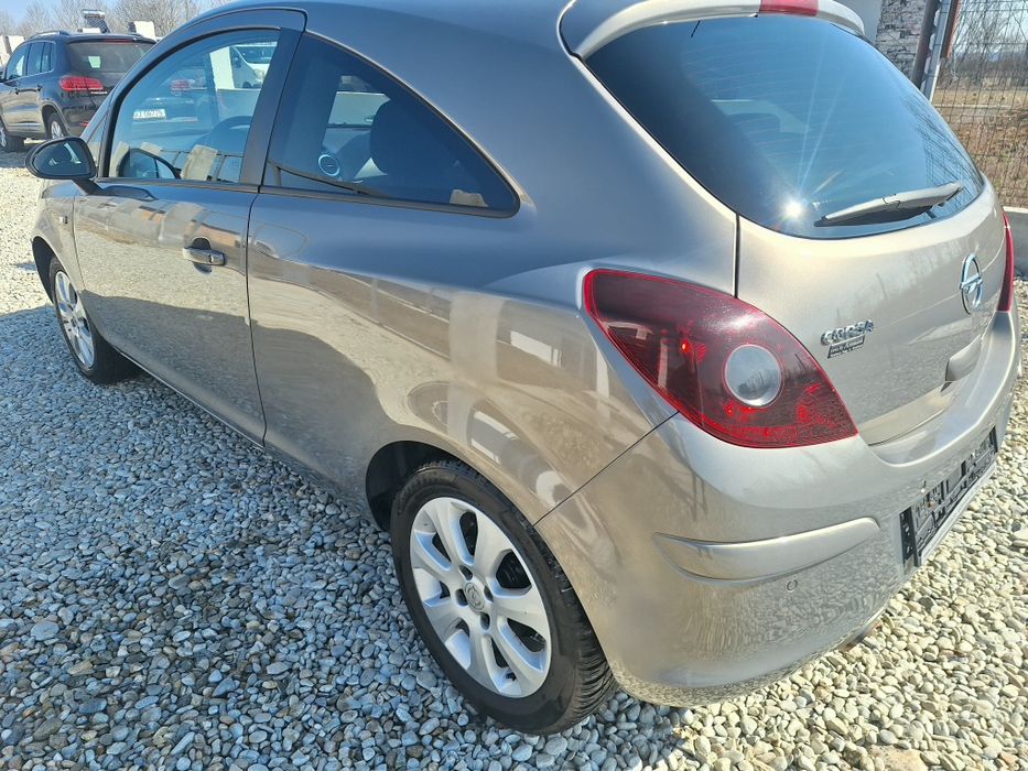 Opel corsa automat euro 5
