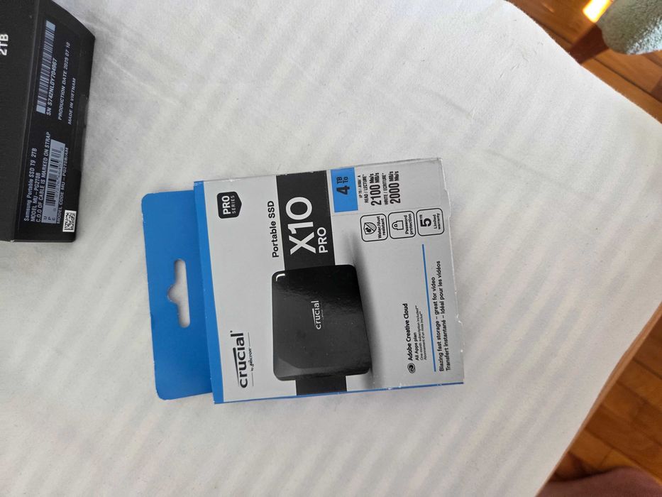 crucial x10 Portable SSD 2 TB/  crucial x10 Portable SSD 4 TB