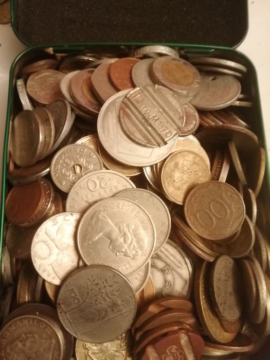 Colecție monezi românești si straine + 70 de bancnote românești și str