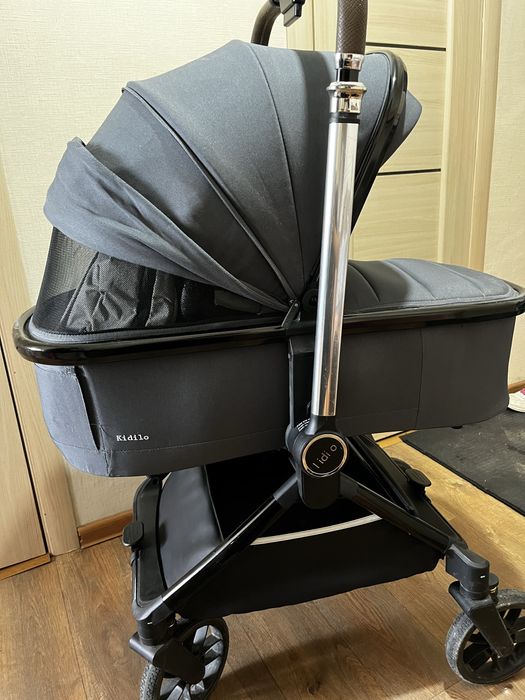 Продам коляску детскую 2в1