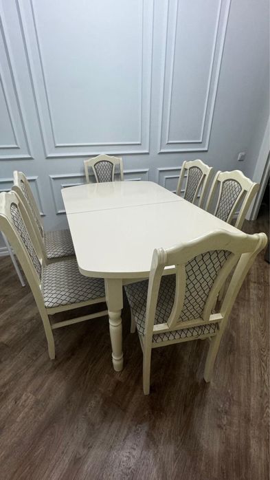 Стол со стульями