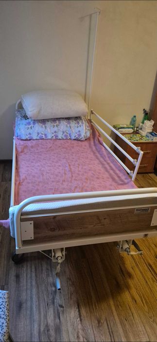 Pat medical cu manivela fara saltea