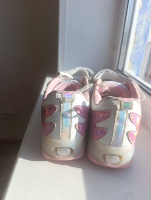 Кроссовки на роликах для девочки 35-36 размер