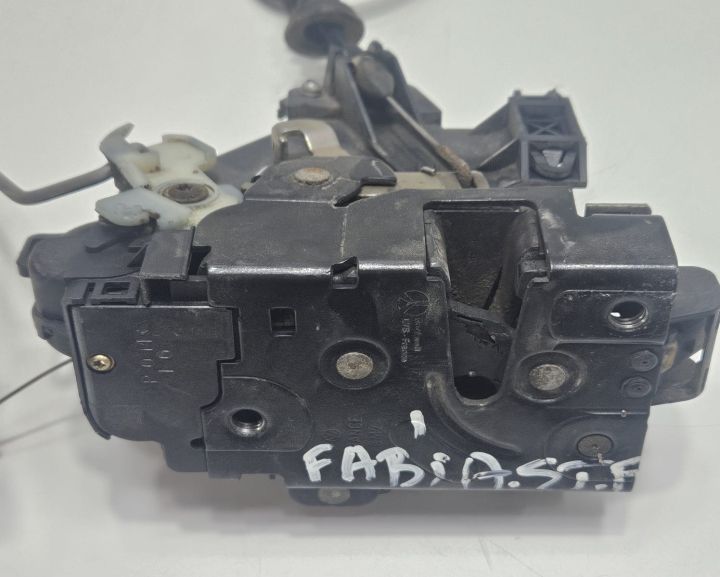 Broasca usa stanga fata 3B1837015 Volkswagen VW Polo a 4-a generatie