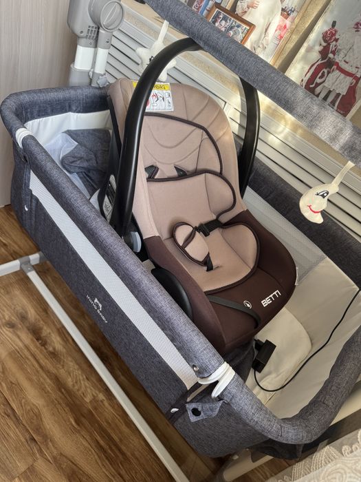 Колыбель и автокресло с рождения