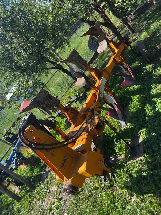 Vând plug Huard TR65T