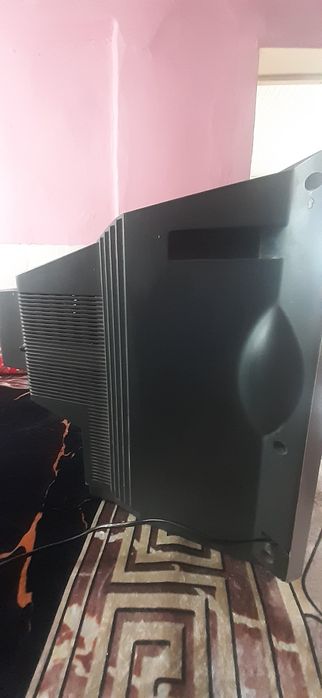 Продам телевиз лж все работает отлично