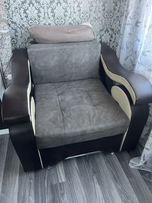 продаю диван в хорошем состояний