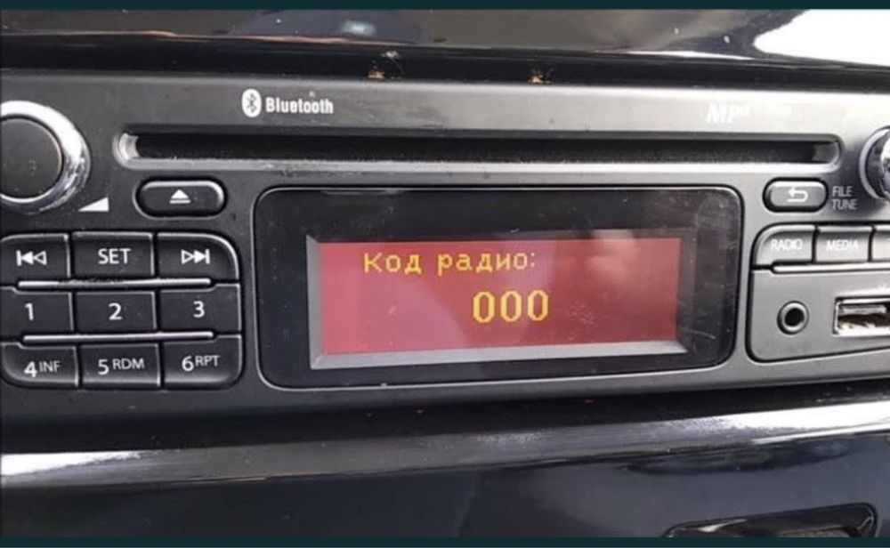Болеро магнитола шкода а5. Штатная магнитола рено дастер. Штатная магнитола рено сандеро степвей 2. Стандартная магнитола код. Код магнитолы skoda.