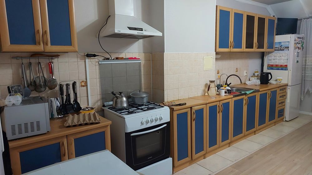 Продам кухонный гарнитуру
