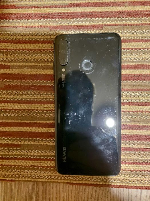 Продавам телефон Huawei P30 в отлично състояние,