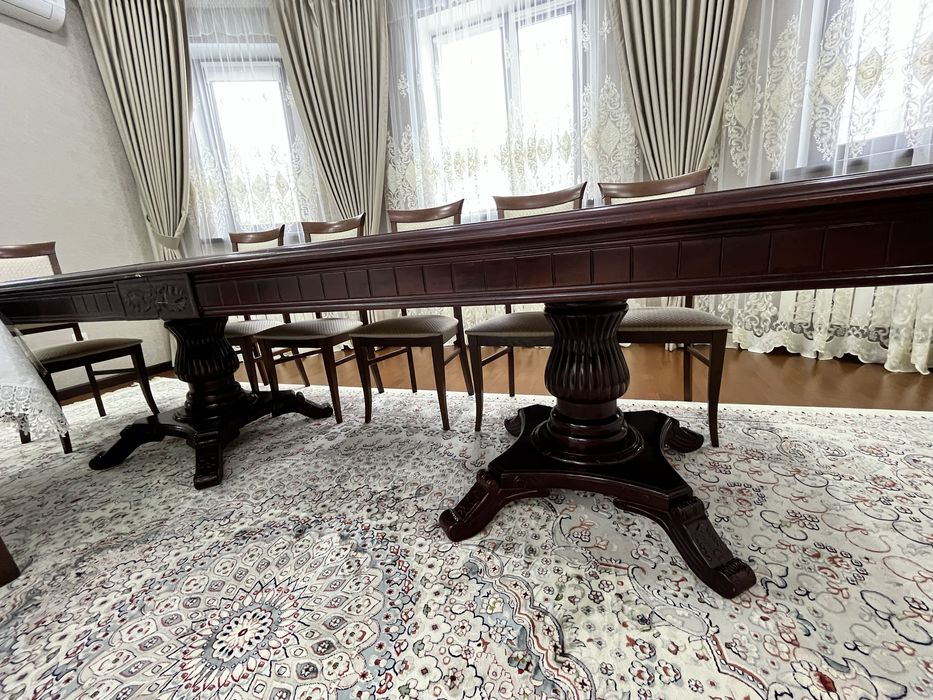 Стол из чистого дерева