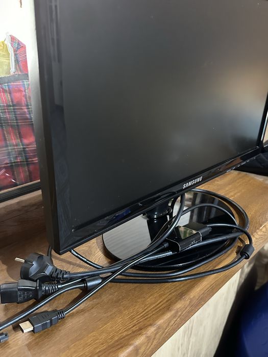 Монитор Samsung