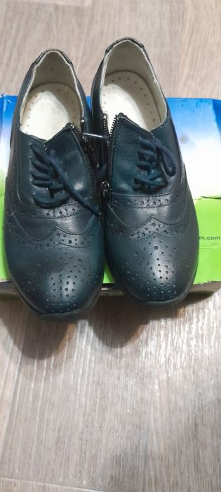 Продаю  весенние ботинки для девочки Tiflani