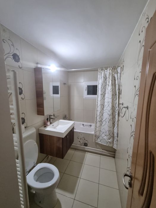Ofer apartament 2 camere spre inchiriere