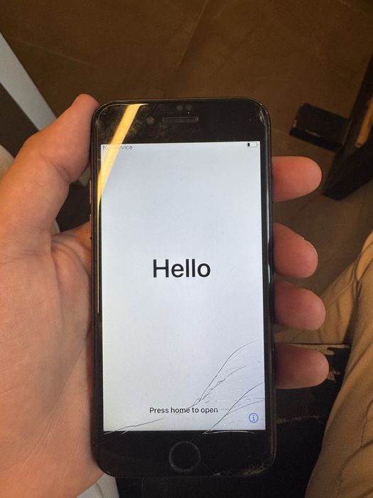 Продавам използвани iphone 6 и iphone 12
