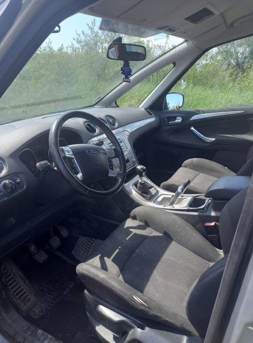 Vând Ford pentru Piese