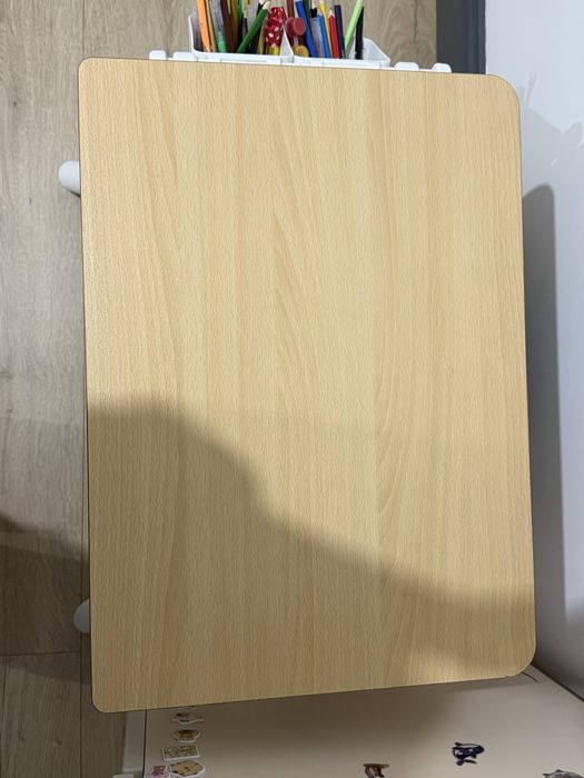 Детский стол в хорошем состоянии