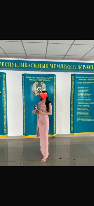 Розовый платье размер-S