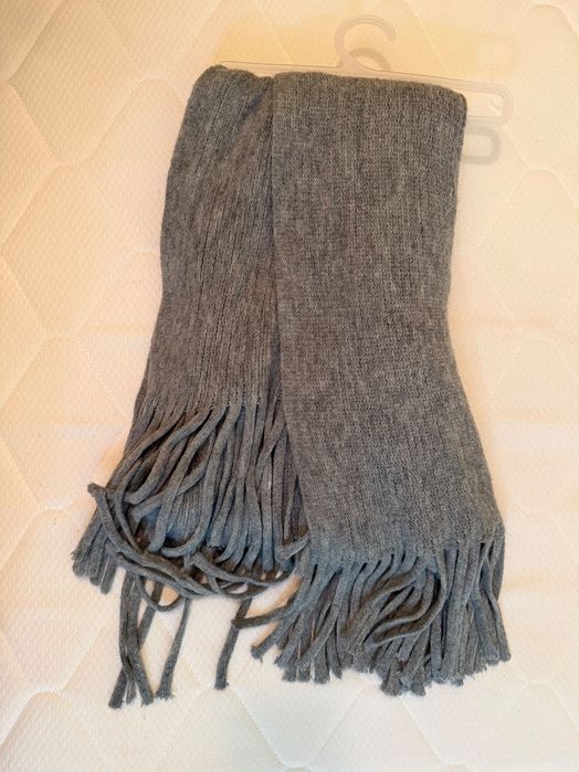 Дълъг зимен шал от мека и приятна материя