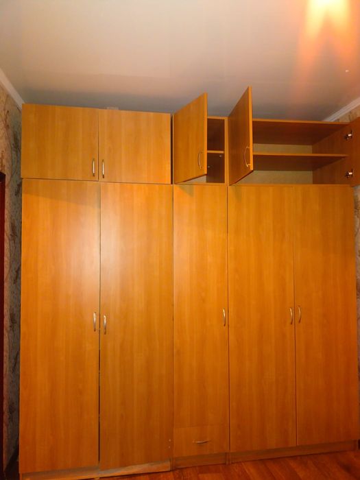 Большой, вместительный шкаф для вещей