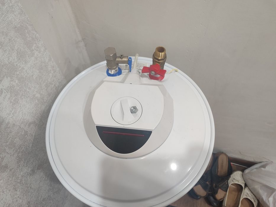 Продам болер 60 л б/у в отличном состоянии