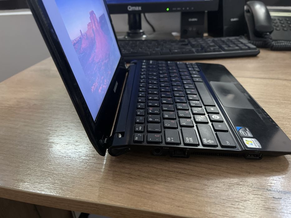 Мини ноутбук Samsung NC-110