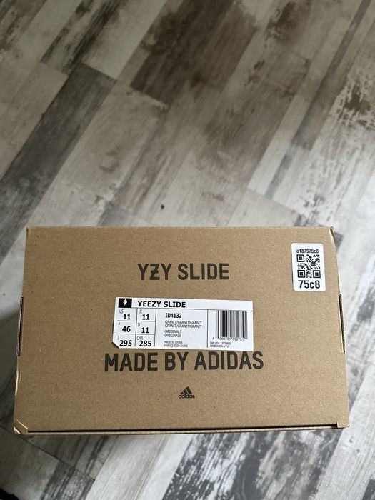 Vand yeezy slides