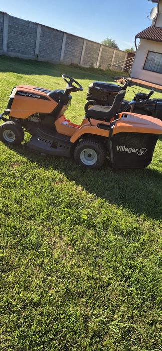Tractoras de tuns iarba vilager