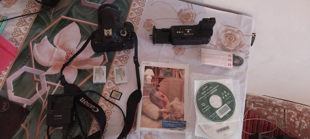 Продаётся фотоаппарат CANON EOS 650D  в хорошем состоянии