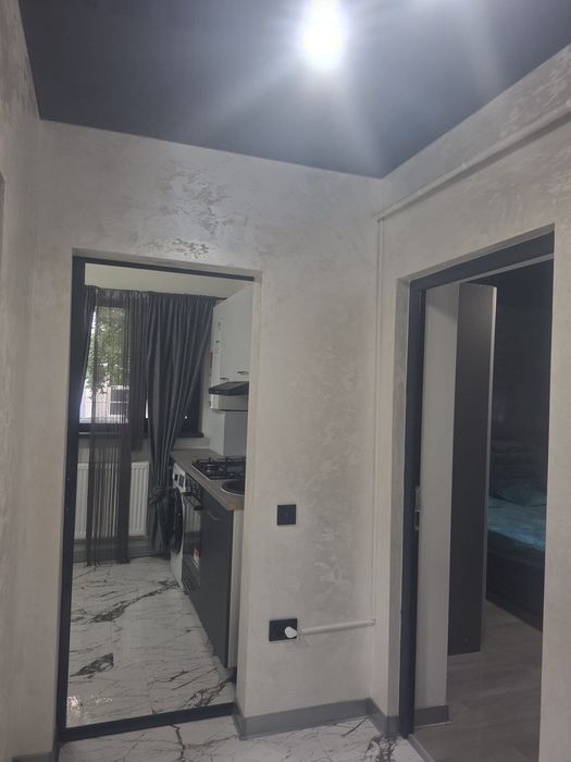 Ofer spre închiriere apartament cu 1 cameră zona Roșiori