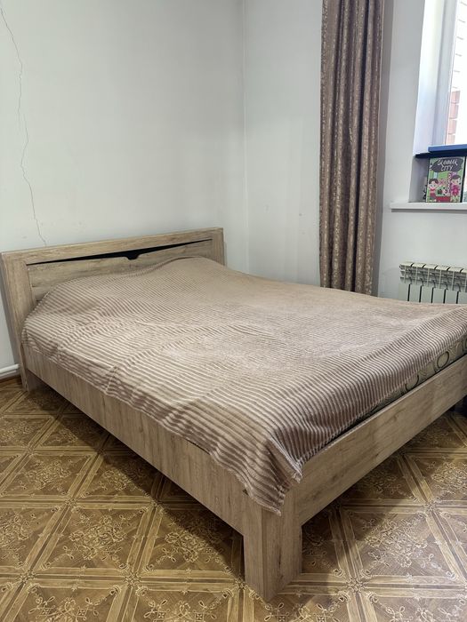Продам спальный гарнитур